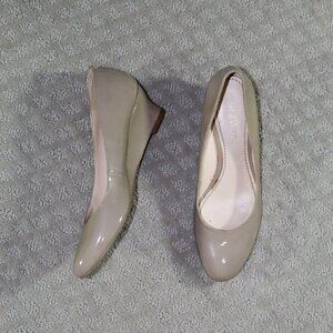 Nine West Size 6.5 Patent Leather Nude Almond Toe 2" Wedge Heel